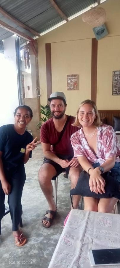 A-Manta Homestay ラブハン・バジョ エクステリア 写真