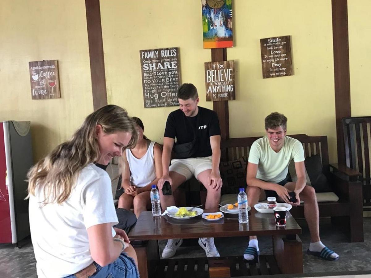 A-Manta Homestay ラブハン・バジョ エクステリア 写真