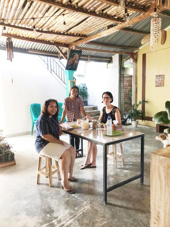 A-Manta Homestay ラブハン・バジョ エクステリア 写真